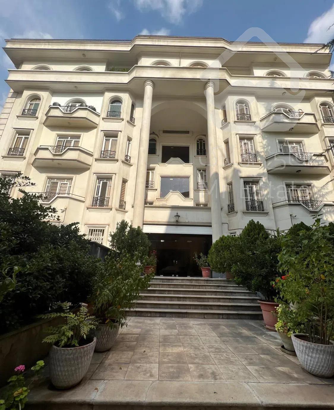 ۳۷۰ متر پنت هاوس فرمانیه ۱۷۰ مترتراس