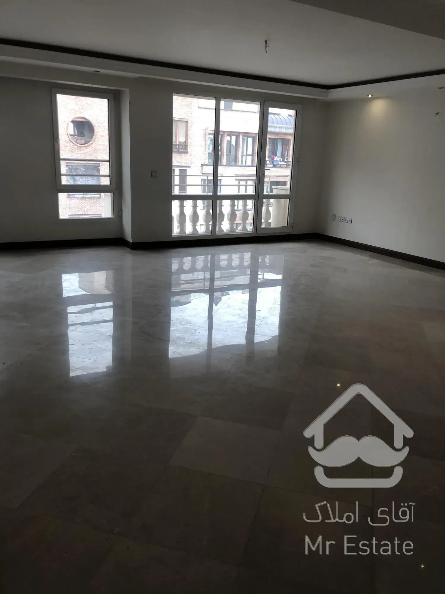 رهن و اجاره آپارتمان ۲۱۵ متری ۴ خوابه نیاوران