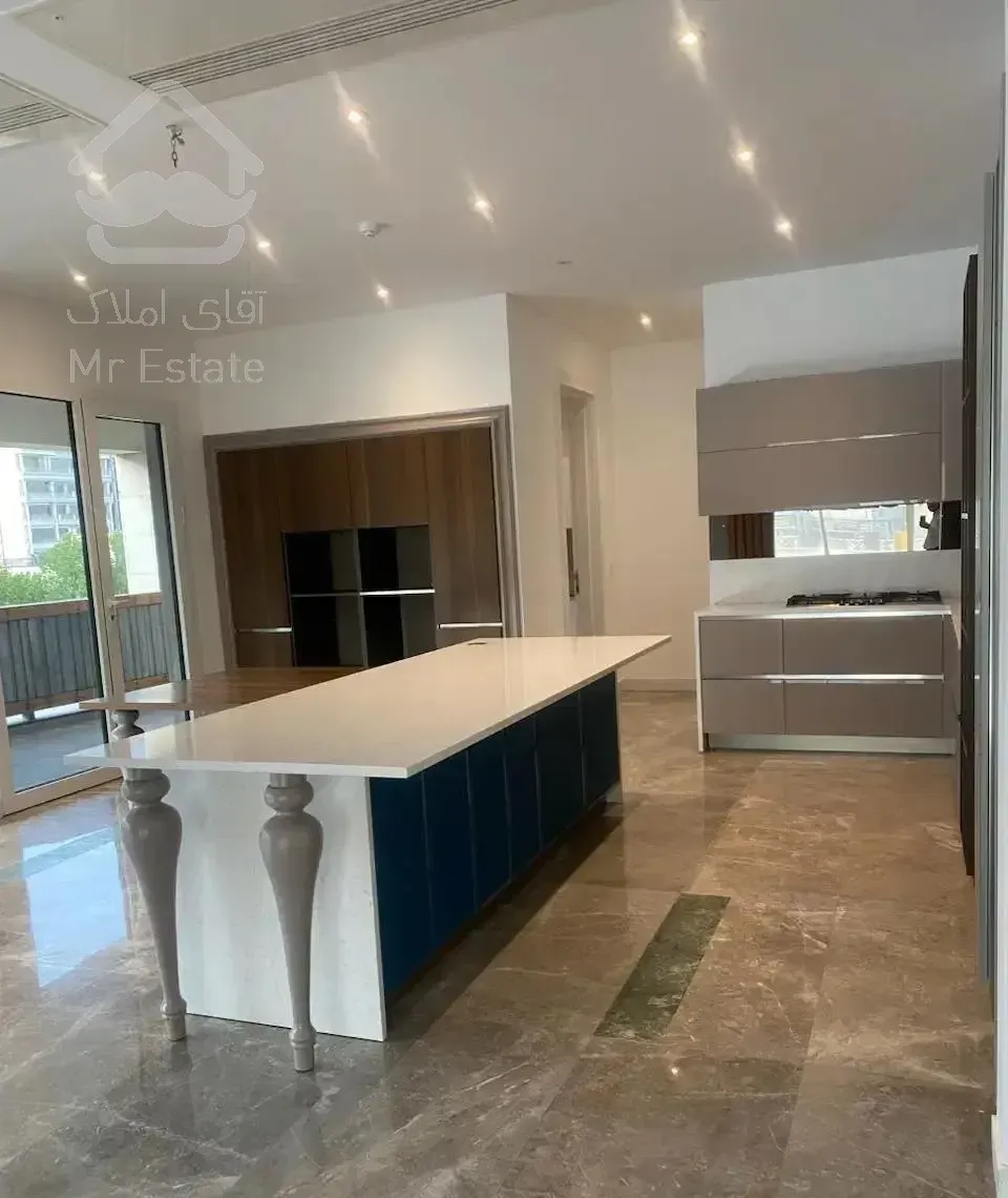 زعفرانیه۴۰۰متر ویو و تراس بسیار عالی