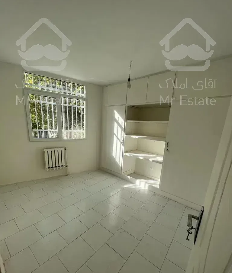 چیذر ۹۰ متر ۲خواب بازسازی شده غرق در نور