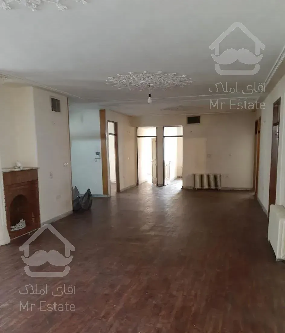 ۲۴۰ متر بازسازی شده*۴ خواب*دو نبش دنج در جلفا