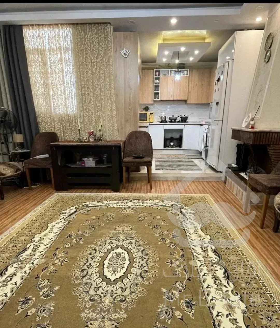 60متر/فول امکانات/خوش نقشه/گذر عریض/دو واحدی