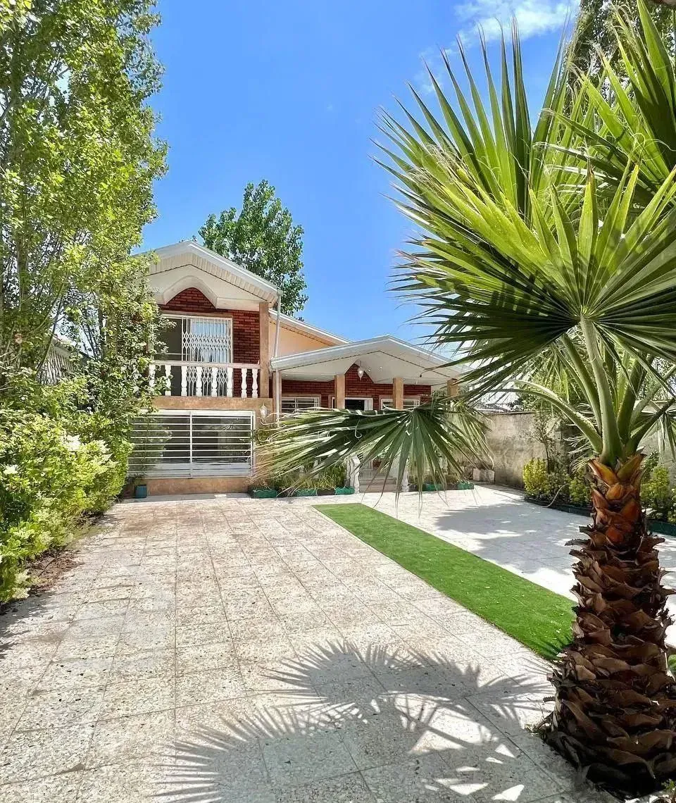 ویلا باغچه نیم پیلوت/شهرکی/نزدیک جنگل و دریا