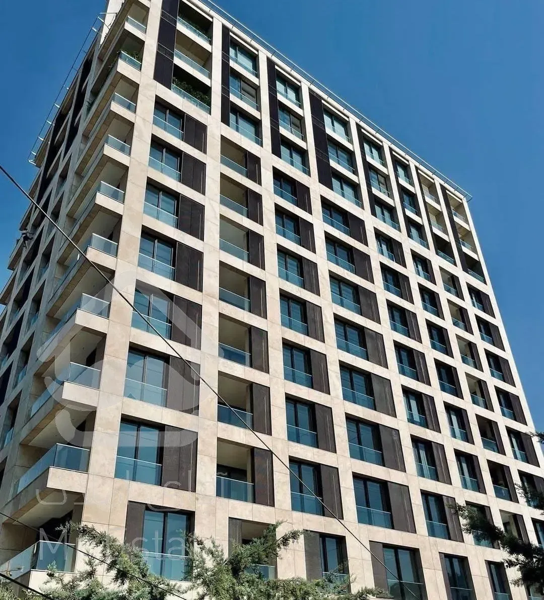 130متر سه خوابه منطقه22 نورگیر دریاچه چیتگر فول