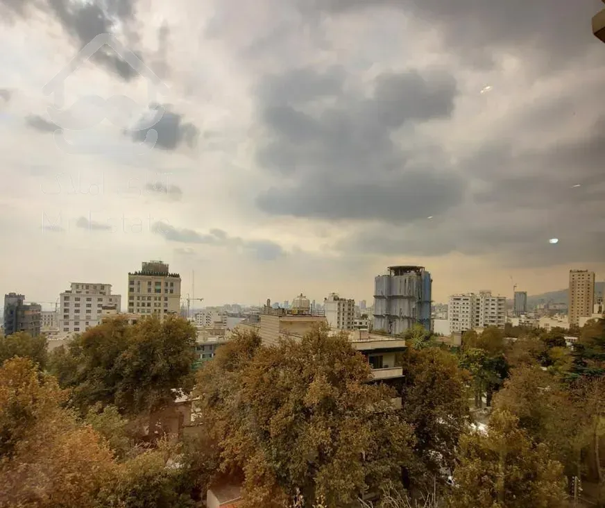 نیاوران/۲۰۰ متر/(سازه کلاسیک لاکچری)