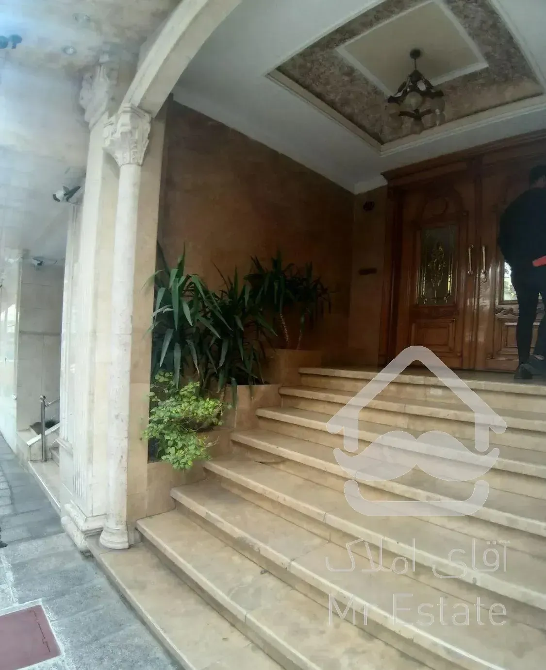 ۱۳۰متر شیک لوکیشن