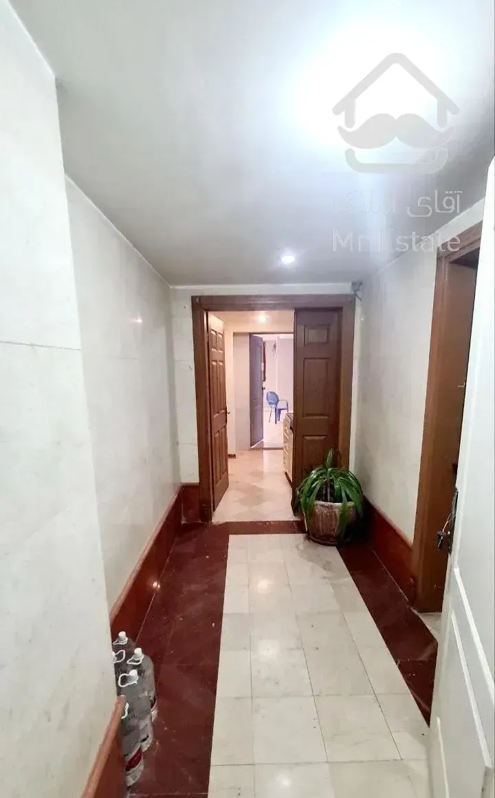 ۱۰۰متری واقع در برج دریاچه چیتگر