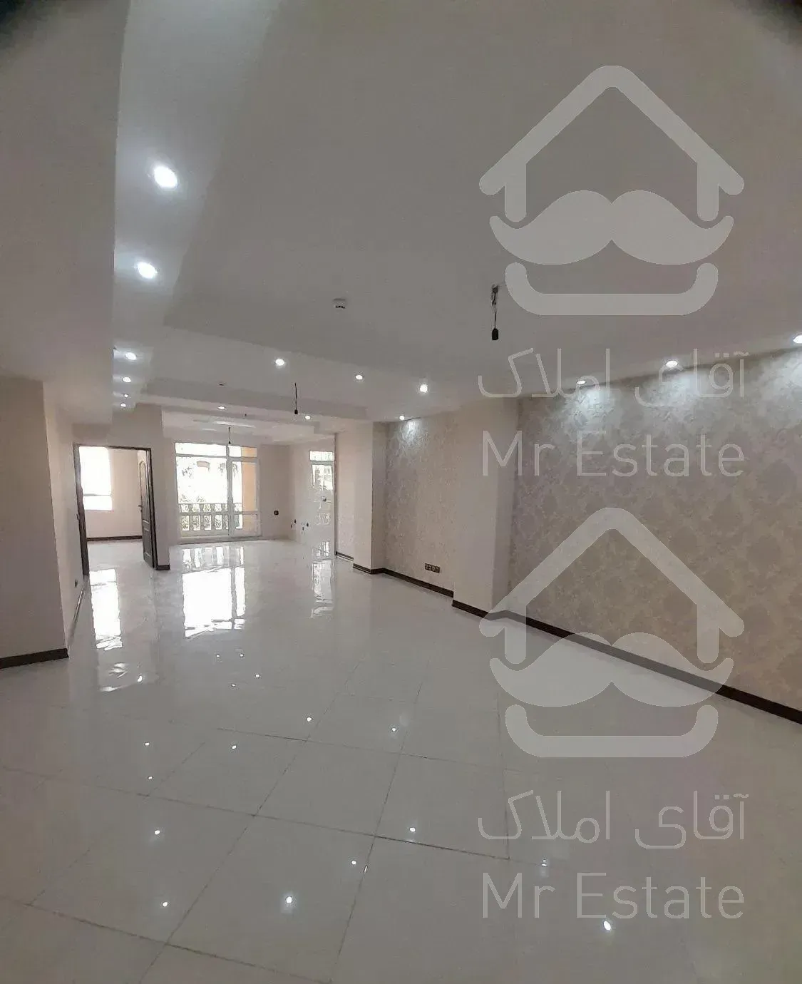 ونک۸۲متر، نوسازکلیدنخورده،