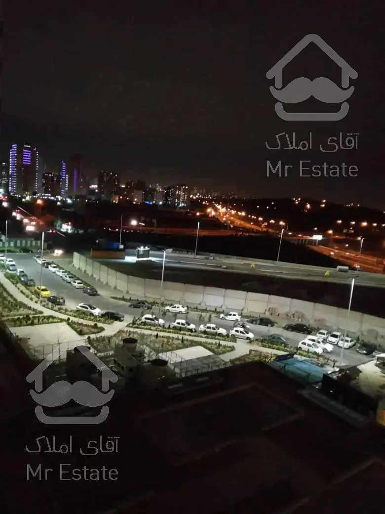 ۷۱ متر / برج ارکیده / جنوبی غرق نور / دریاچه چیتگر