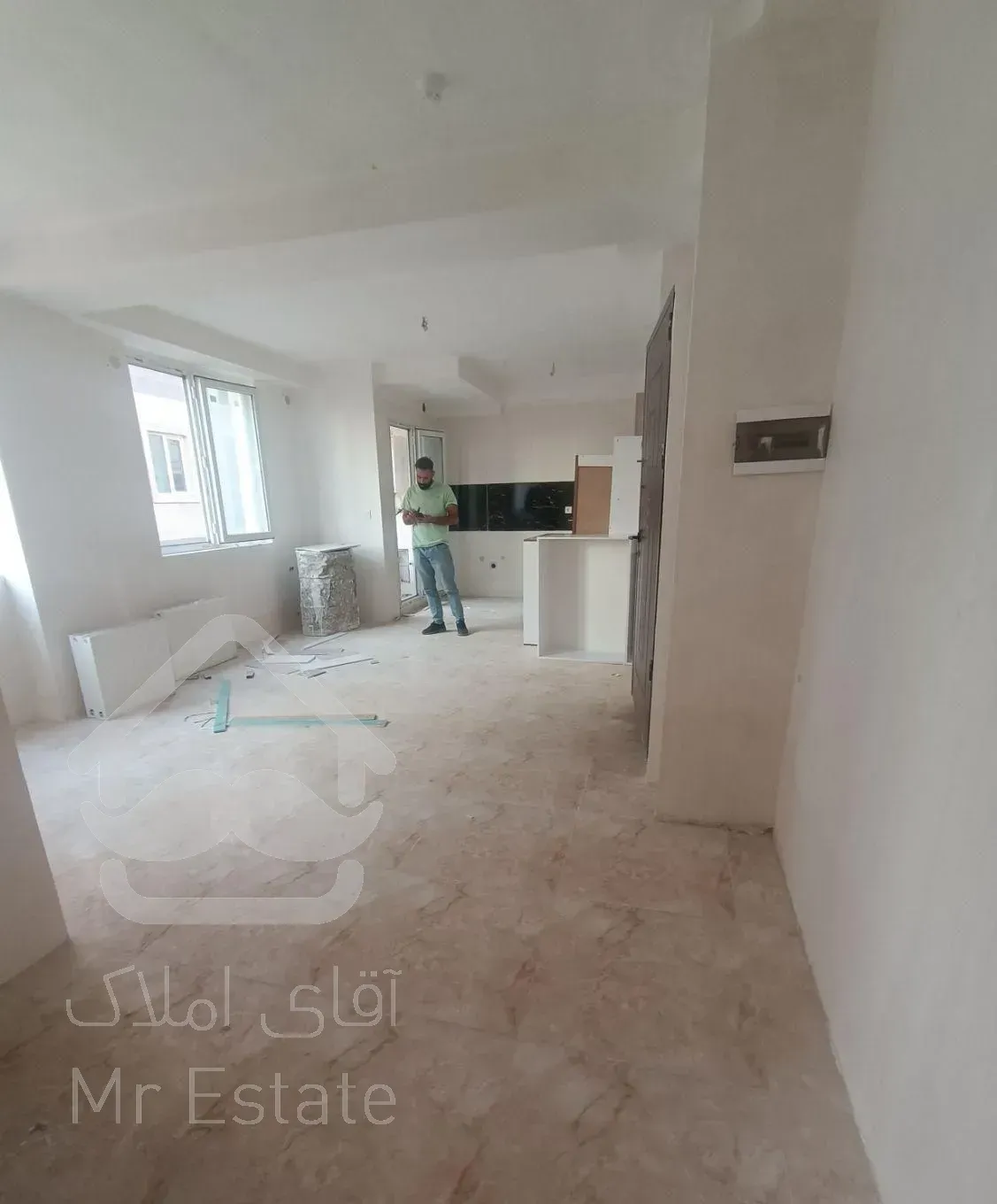 ۴۶ متری ۱ خوابه در استاد معین غرق در نور