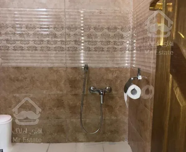 دو خوابه بالکن سر اشپزخانه و نور گیر