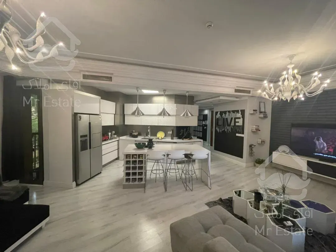 آپارتمان ۱۳۶متری فرمانیه غربی