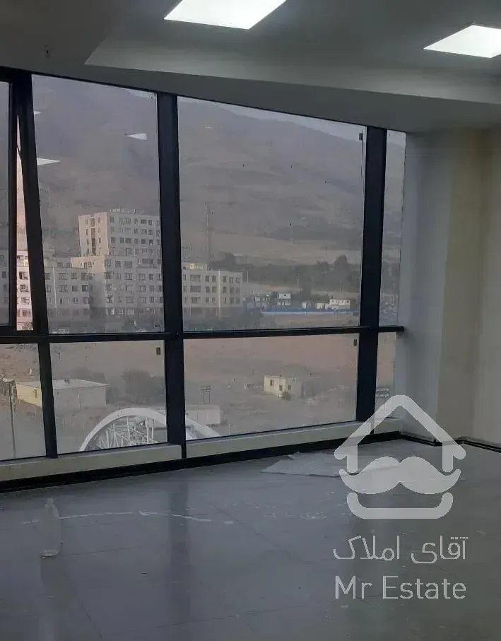 *۷۰ متر سند اداری آکاداسنتر جوار دریاچه چیتگر *
