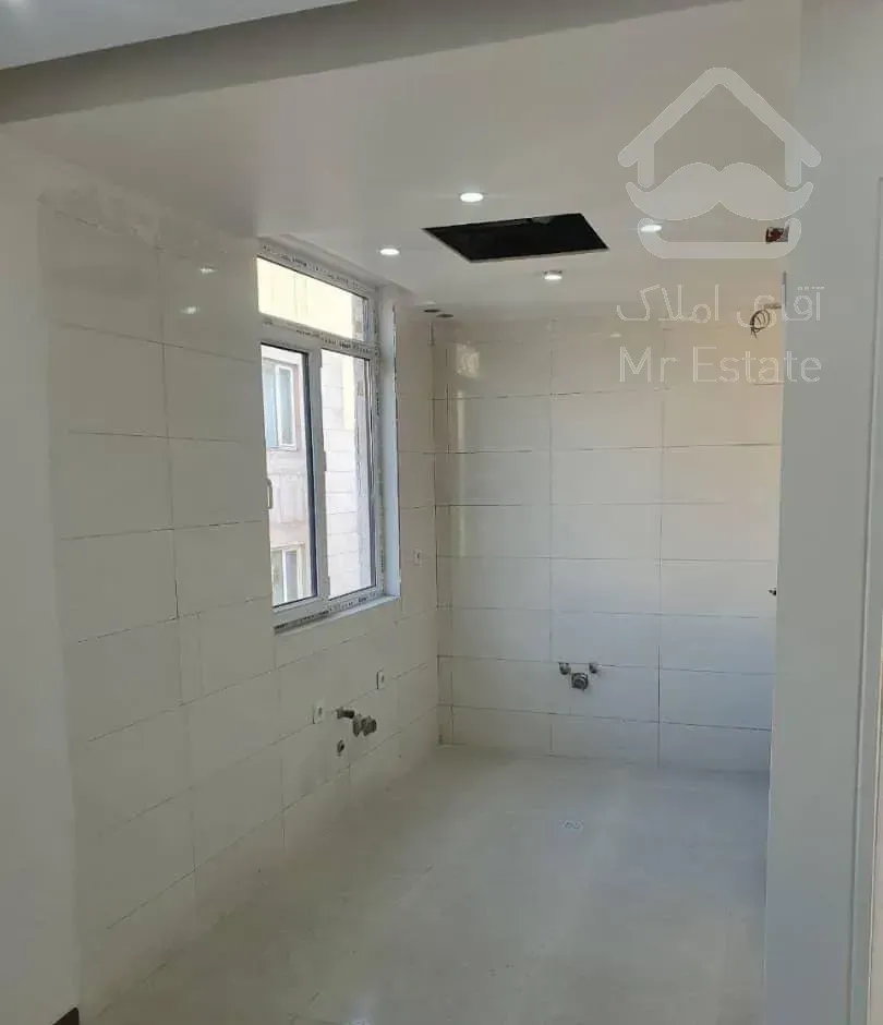 46 متر/مترو/مرکز خرید/گذر 12متری/سه نبش