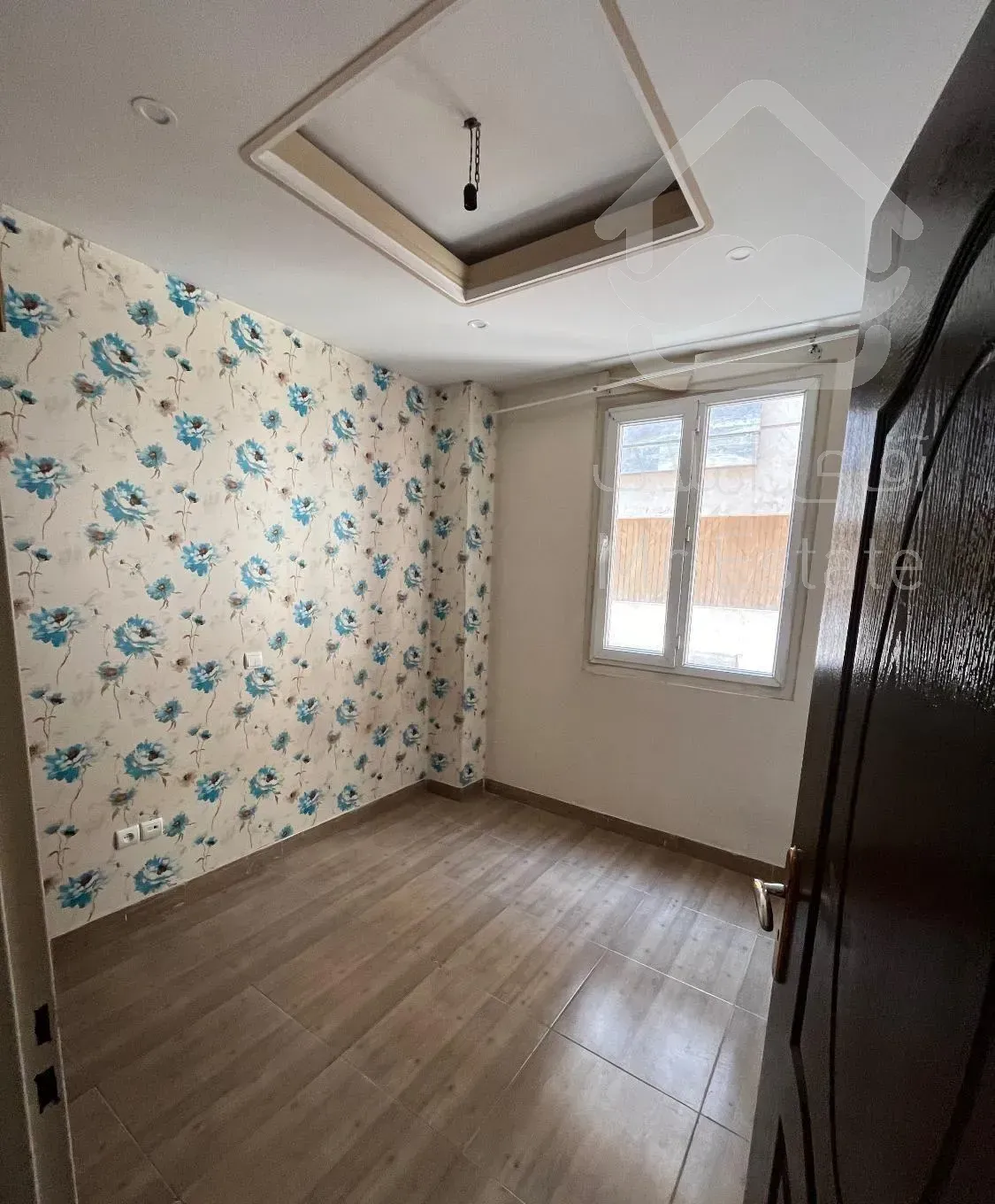 ۵۰ متر یکخوابه آسانسور انباری بالکن شاپور مختاری