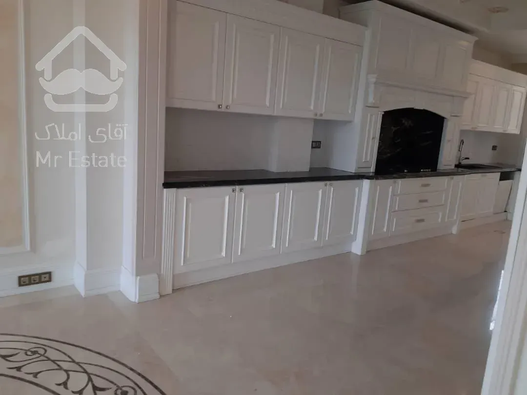 آپارتمان ۳۱۰متر فرمانیه سنبل ۴خواب ۳پارکینگ تراس