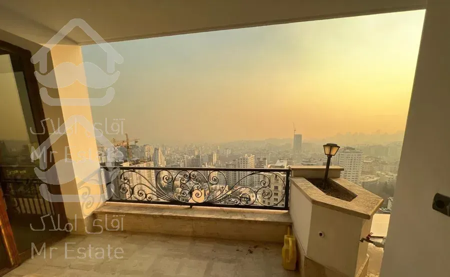 ۲۱۰ متر. نیاوران‌گلسنگ. برج باغ+۲۰متر تراس ۳خ