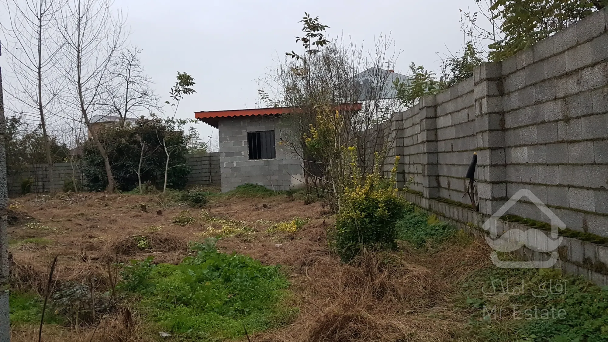 پانصدمتر و پنج دسیمتر زمین مسکونی شهری دارای سند تک برگ