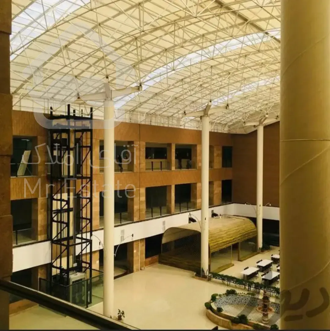 مغازه در مجتمع تجاری مشاهیر آذربایجان جلفا