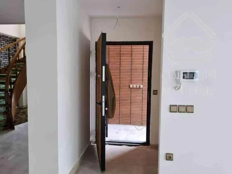 ویلا دوبلکس اکازیون 350 متر -3خواب- مدرن-مرکز شهر