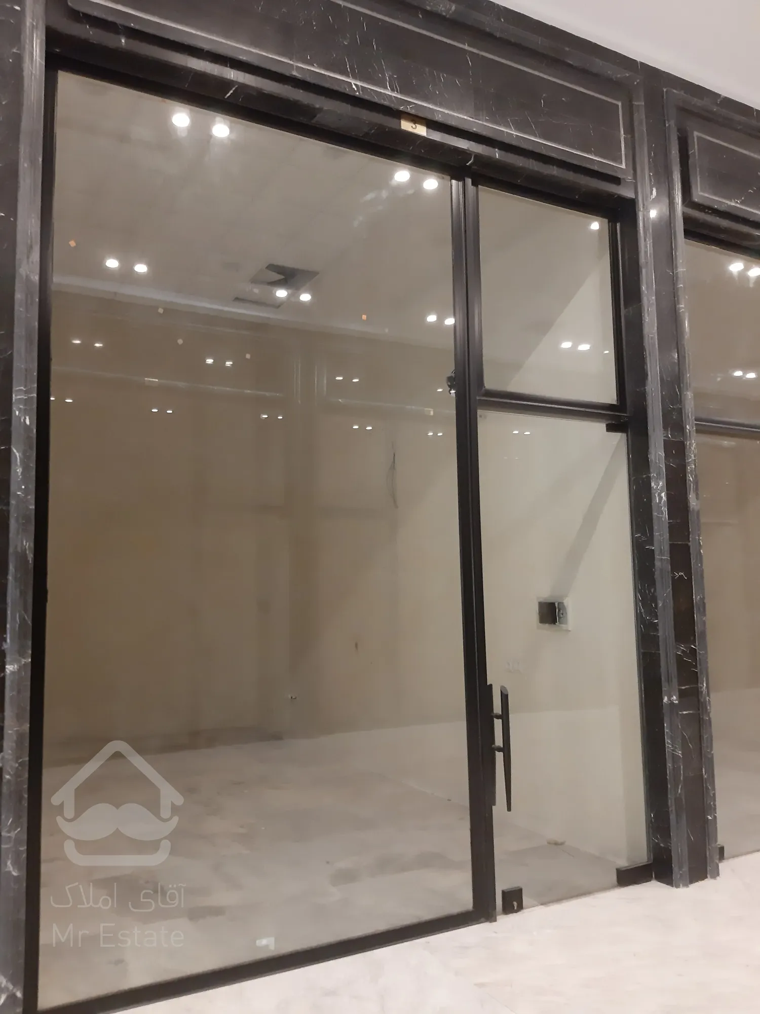 فروش مغازه در رونیکا مال هروی با شرایط پرداخت از دم قسط