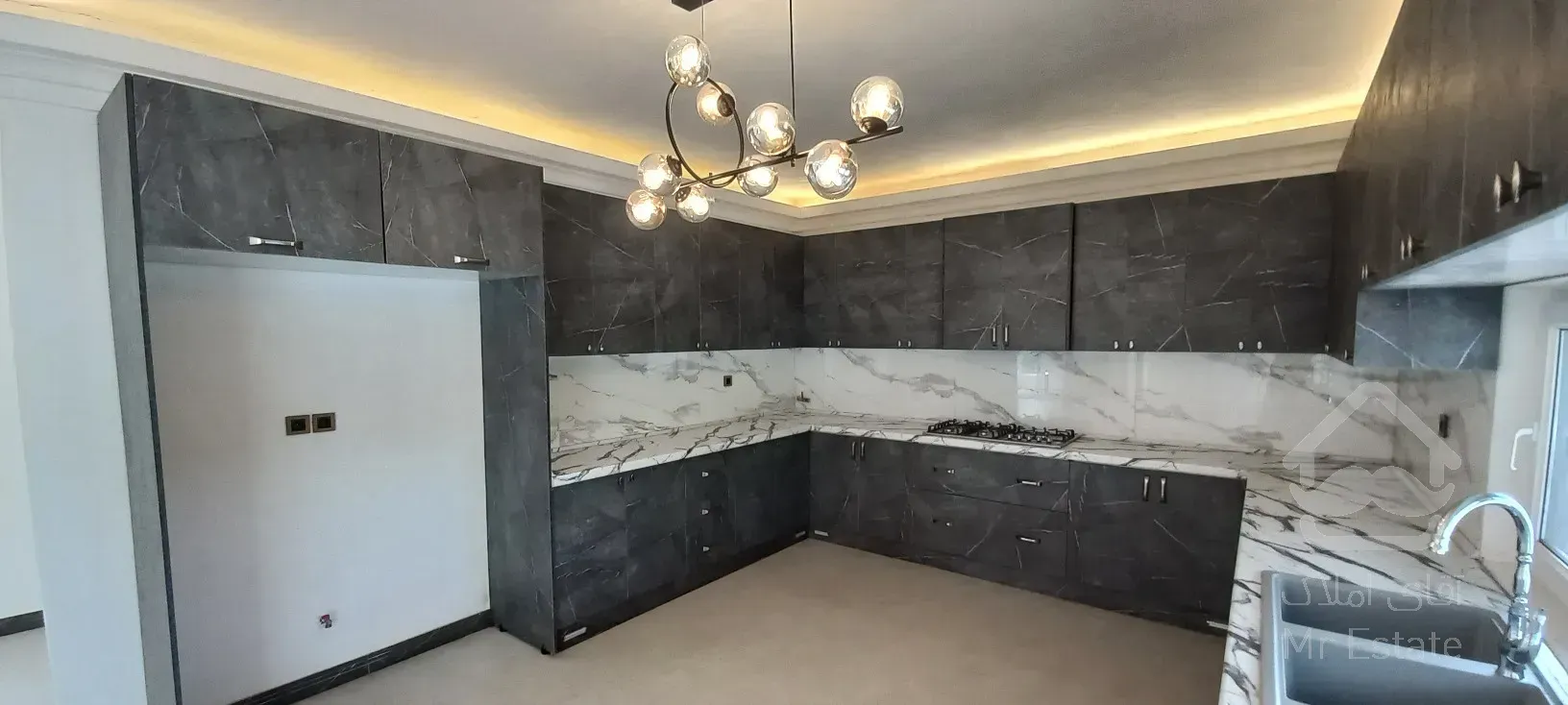 فروش ویلا لوکس مدرن استخردار کوهپایه تنکابن