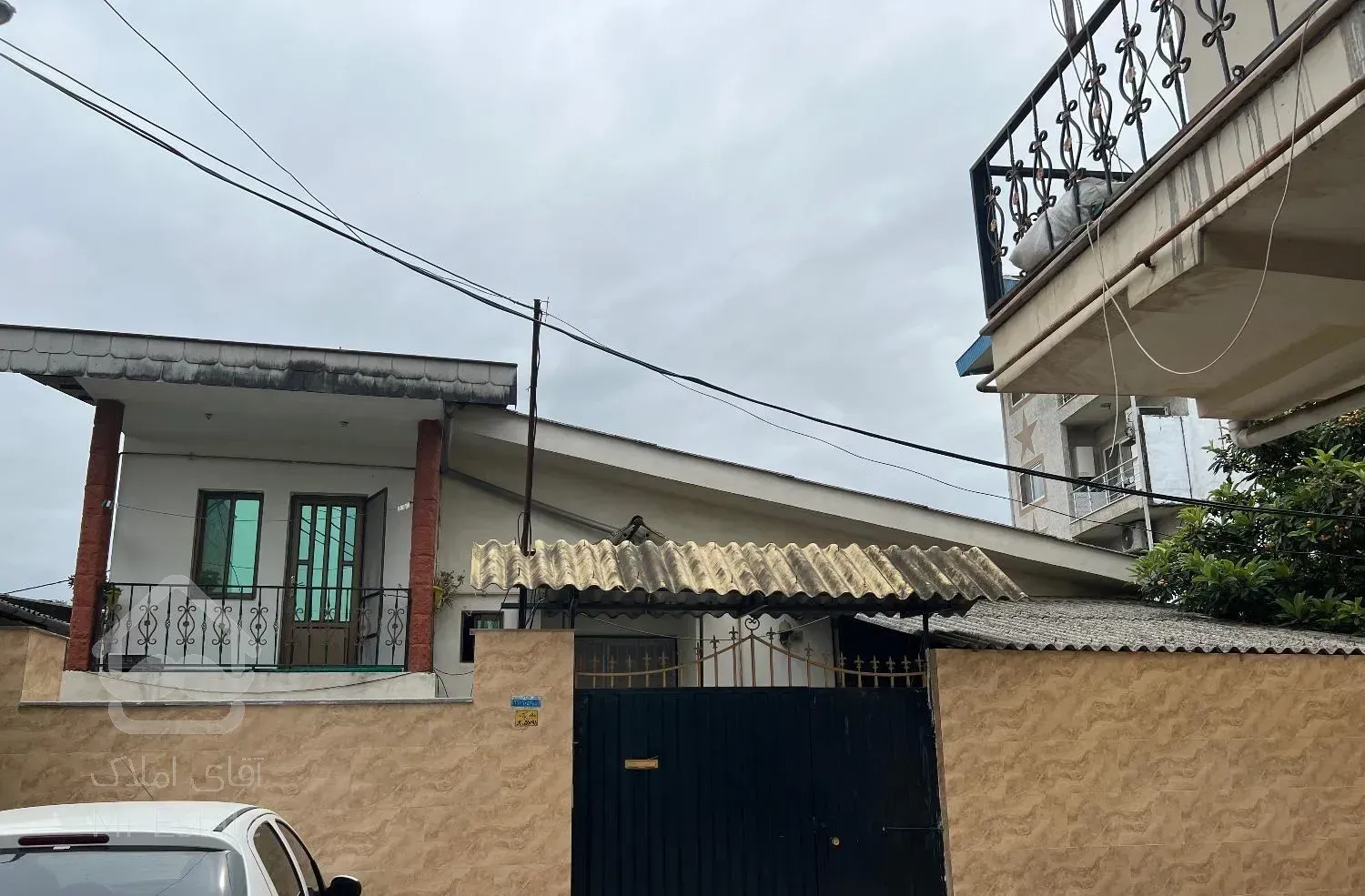 ۲۶۰متر زمین بنا خانه۱۲۰