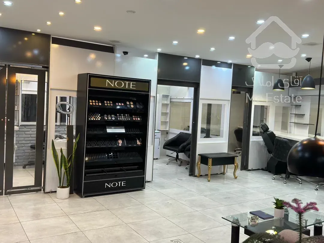 تجاری/فلت/۱۴۰متری/همراه با دکور ارایشگاه