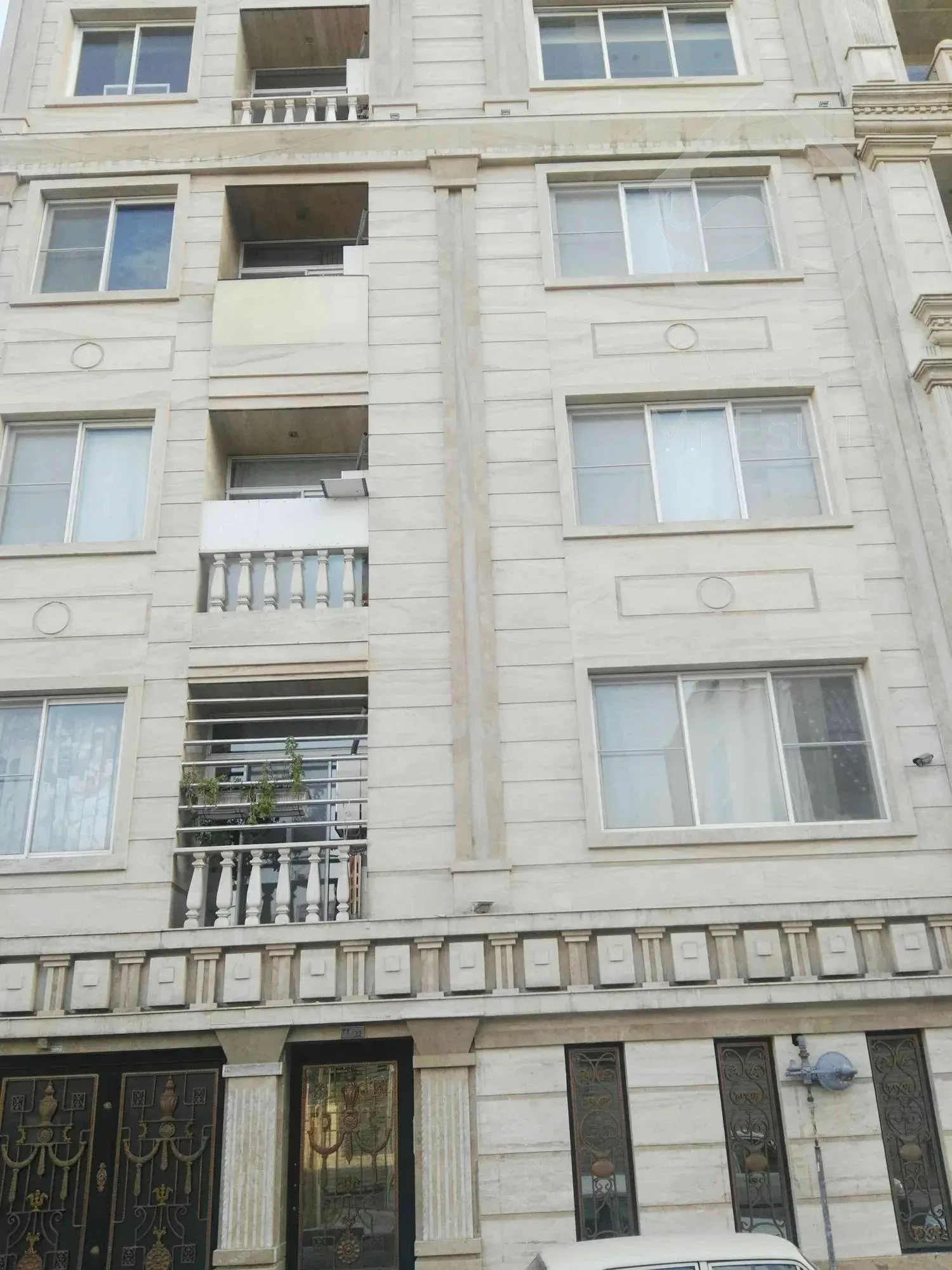 اجاره آپارتمان سه خواب فول امکانات فردوس شرق