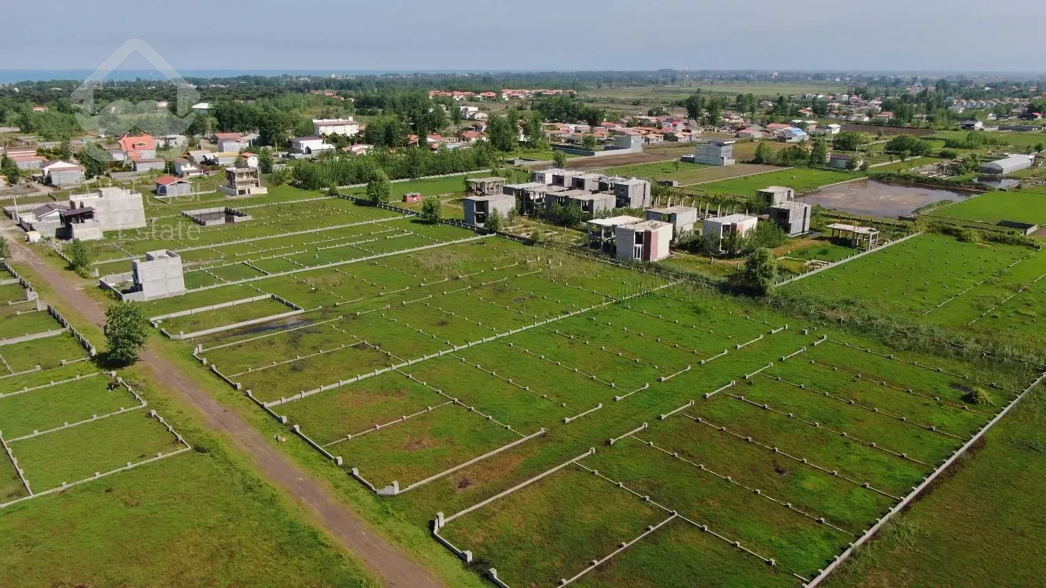 زمین مسکونی داخل بافت مسکونی با امتیازات ارائه سند