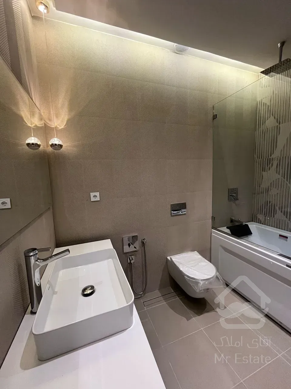 نیاوران ۲۳۰ متر ۳خواب