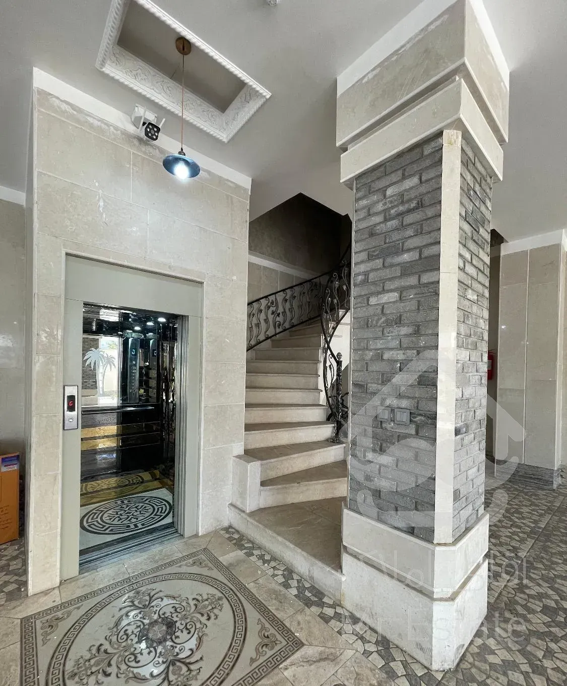 آپارتمان نوساز - خیابان پاسداران