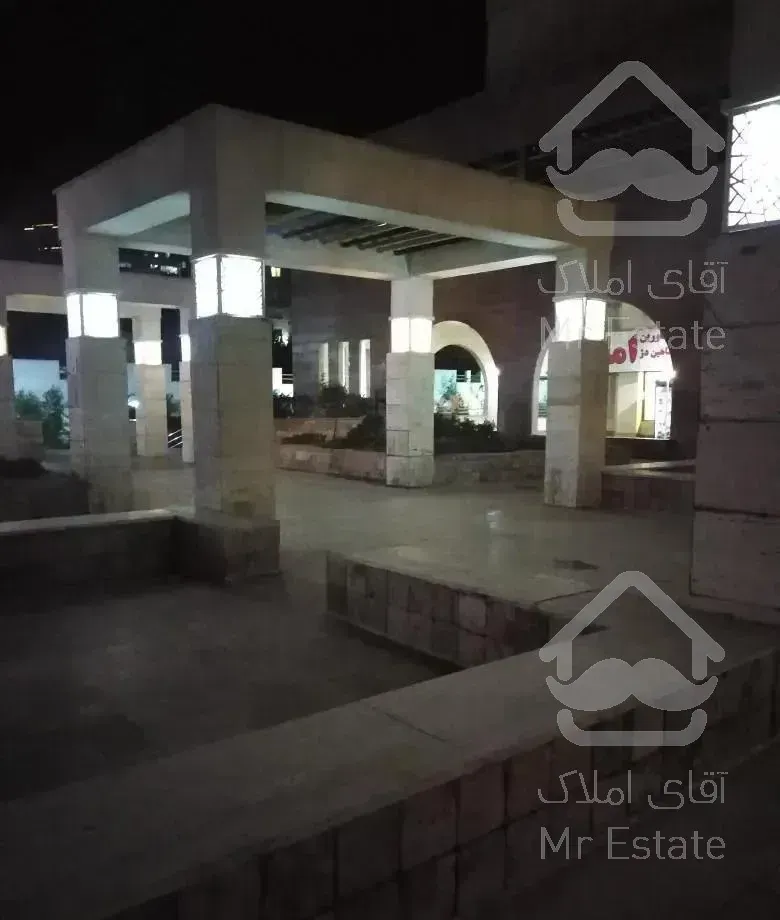 20 متر مغازه