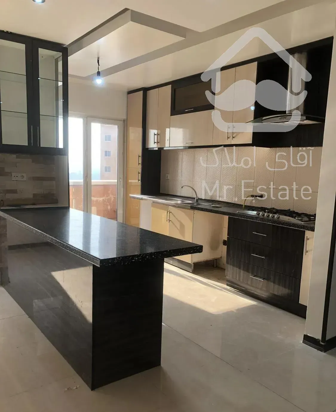 آپارتمان ۱۳۰متر سه خواب برج احرار