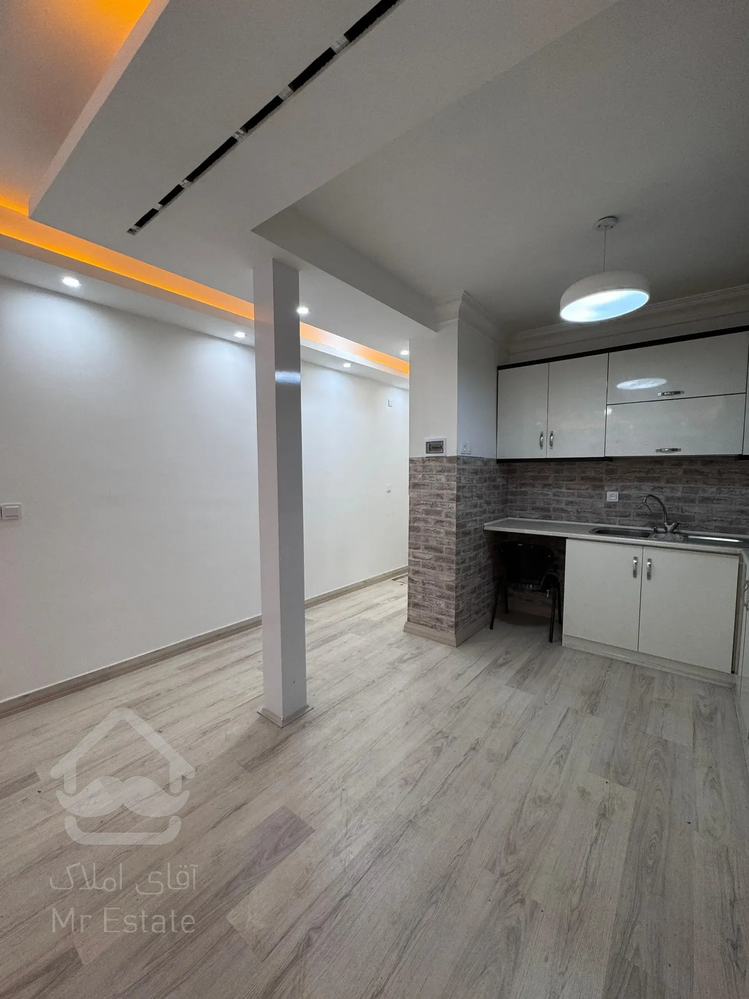 فروش واحد ۸۵متری دو خواب در گلسار