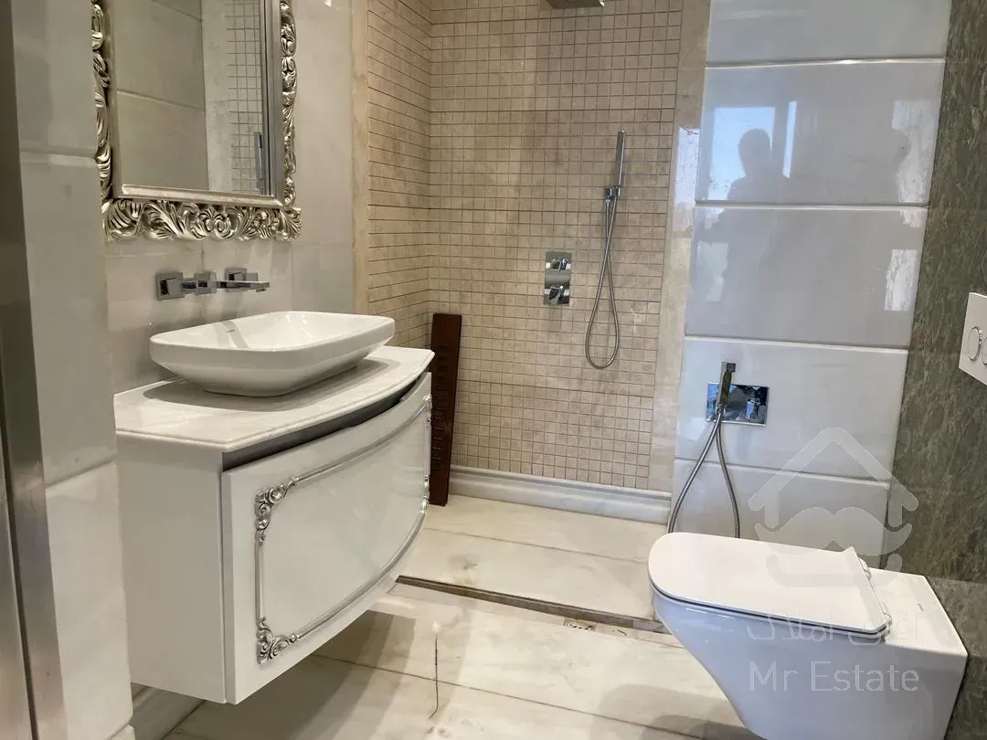 فروش اپارتمان 220 متری زعفرانیه