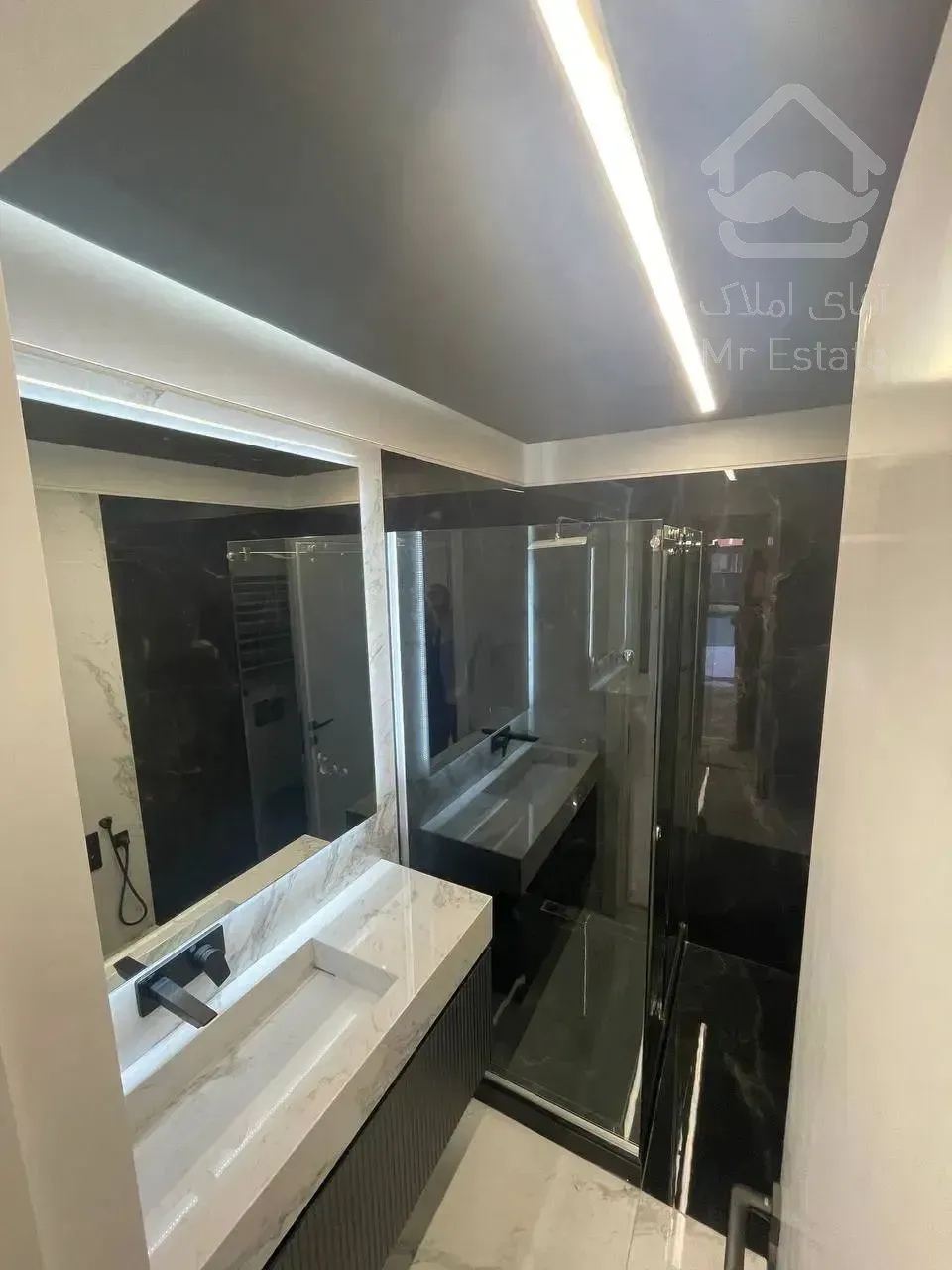 فروش ویلای تریبلکس با معماری مدرن و استخر