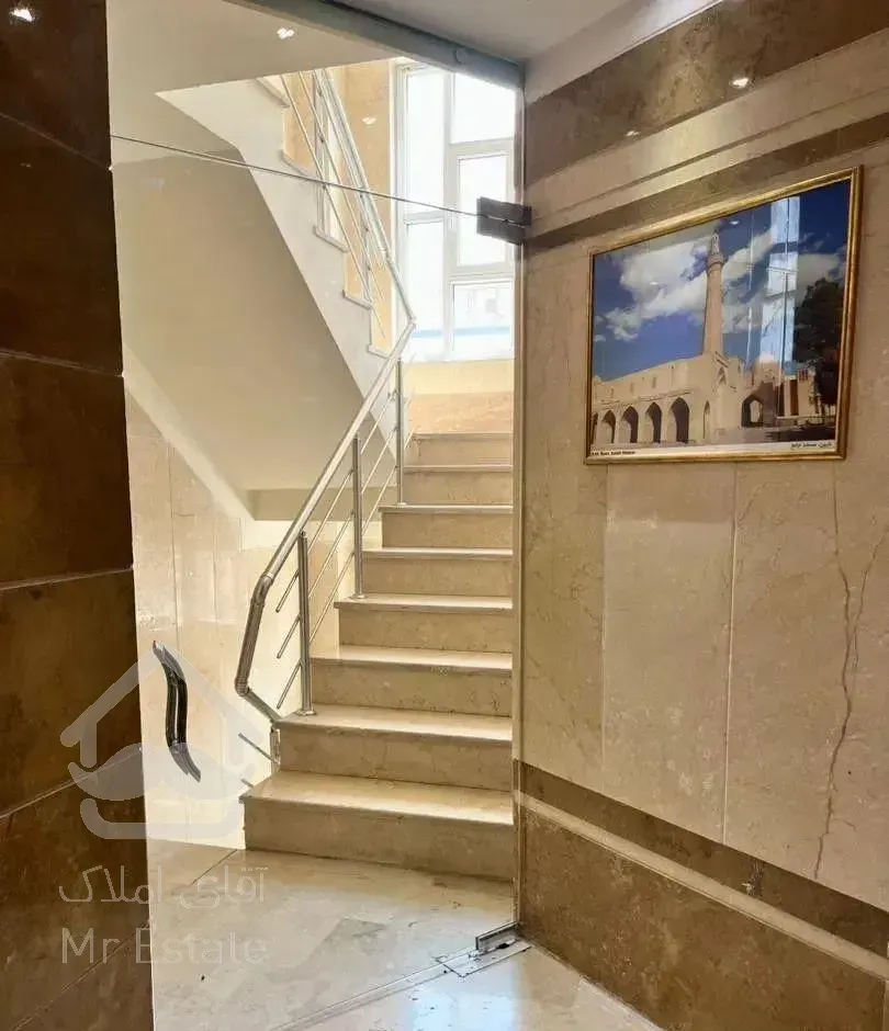 فروش آپارتمان ۶۸متری۲خواب .  ۵ساله . شهران جنوبی