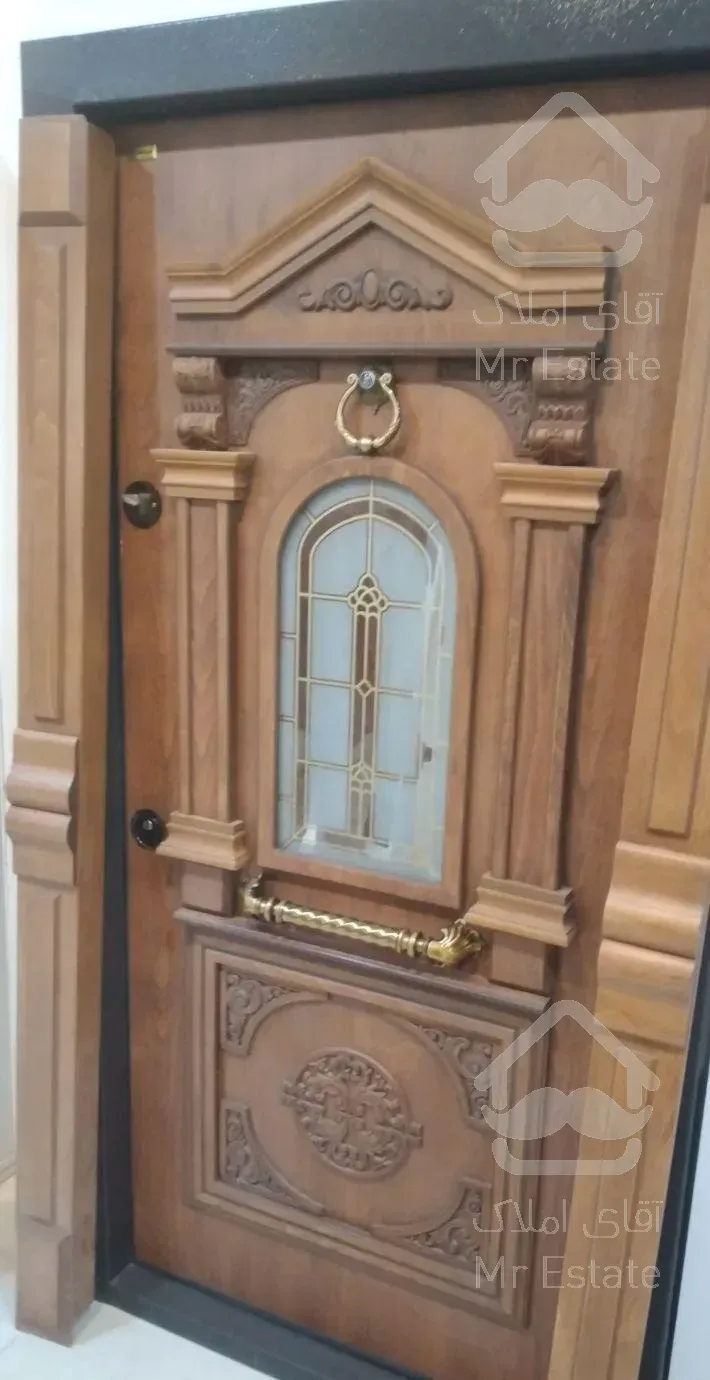 نصاب درب ضدسرقت وچوبی باسابقه بیش از ۱۵سال