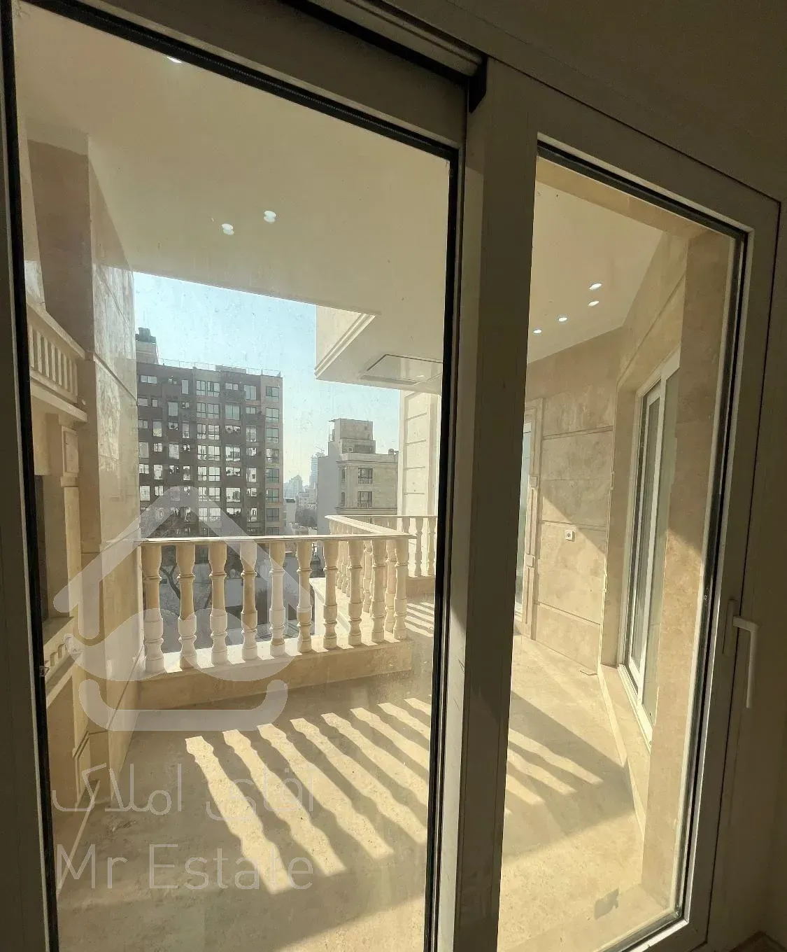 برج باغ ۱۶۵متری/نیاوران/۲پارکینگ/نشیمن مجزا