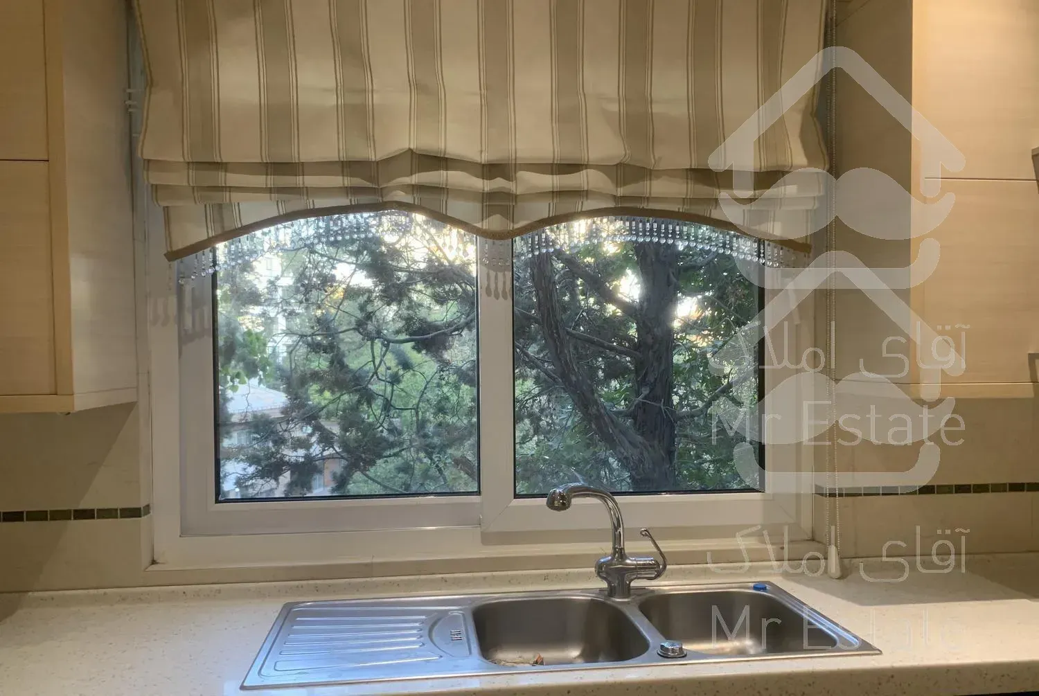 فرشته ۲۹۸متر/ برج باغ / تراس قابل چیدمان ۳پارکینگ