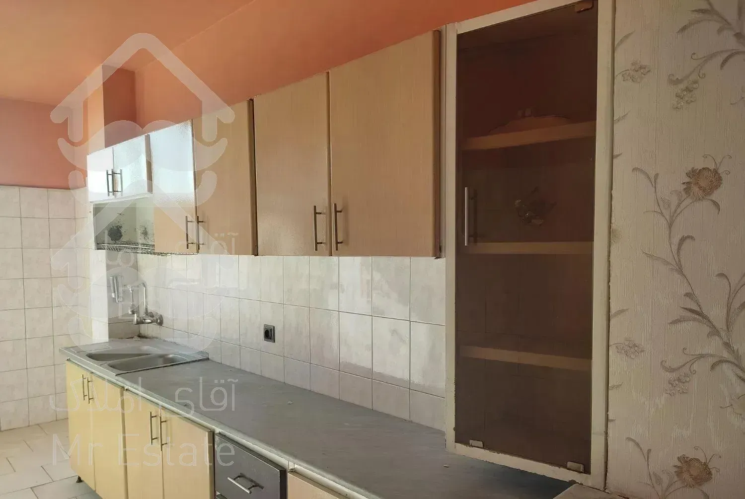 ۷۱متری تخلیه پارکینگ اختصاصی رو به نما چهارم شرقی