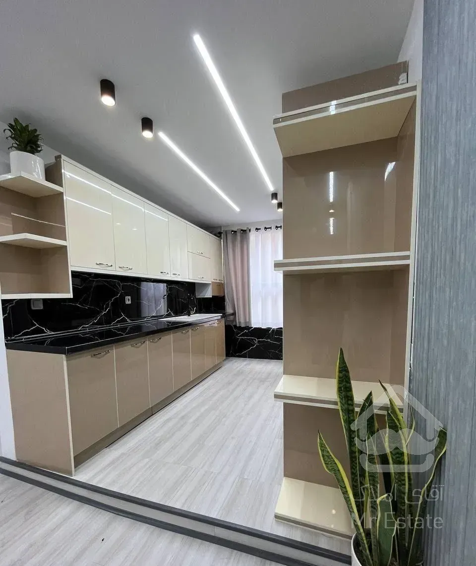 44متر طبقه دوم پارکینگ سندی مناسب سرمایه گذاری