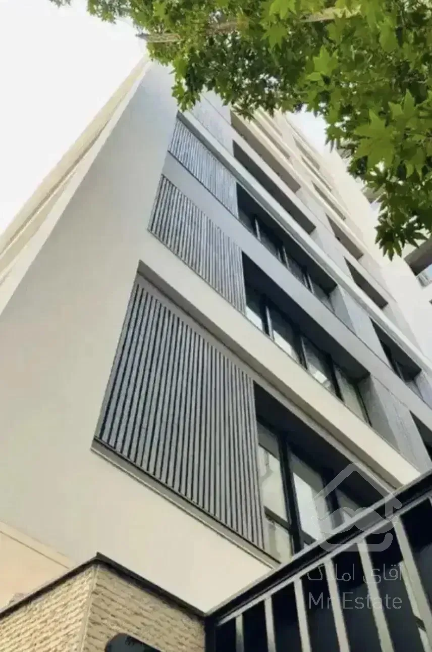 برج بسیار لوکس رزیدنت پاک دریاچه چیتگر ۱۲۵ متر