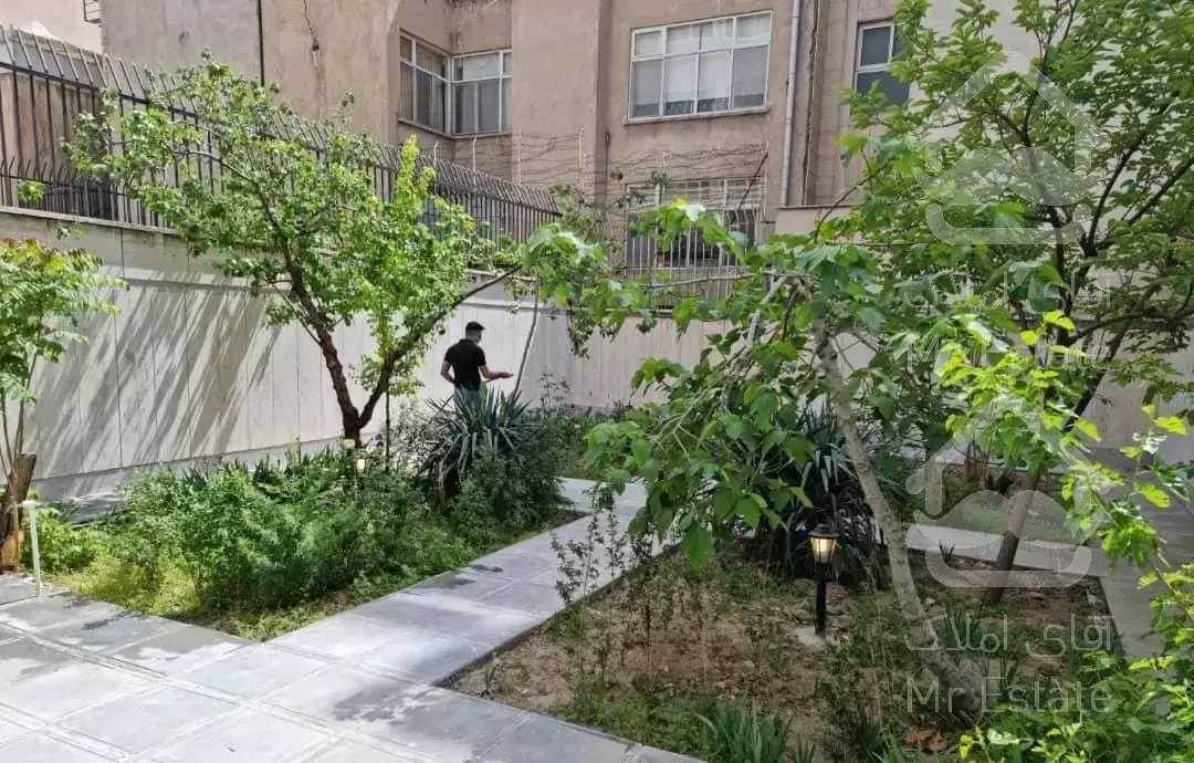 واحد بازسازی شده با 200 متر حیاط مستقل