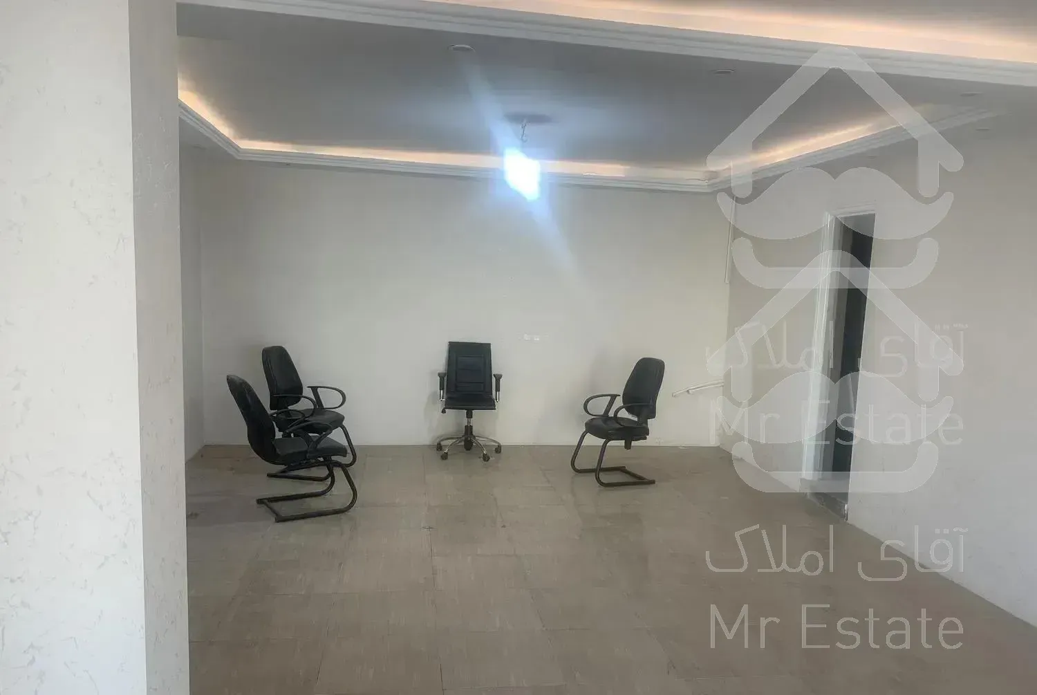 ۶۰ متر تجاری شهرک گلستان منطقه ۲۲ بر بلوار کاج