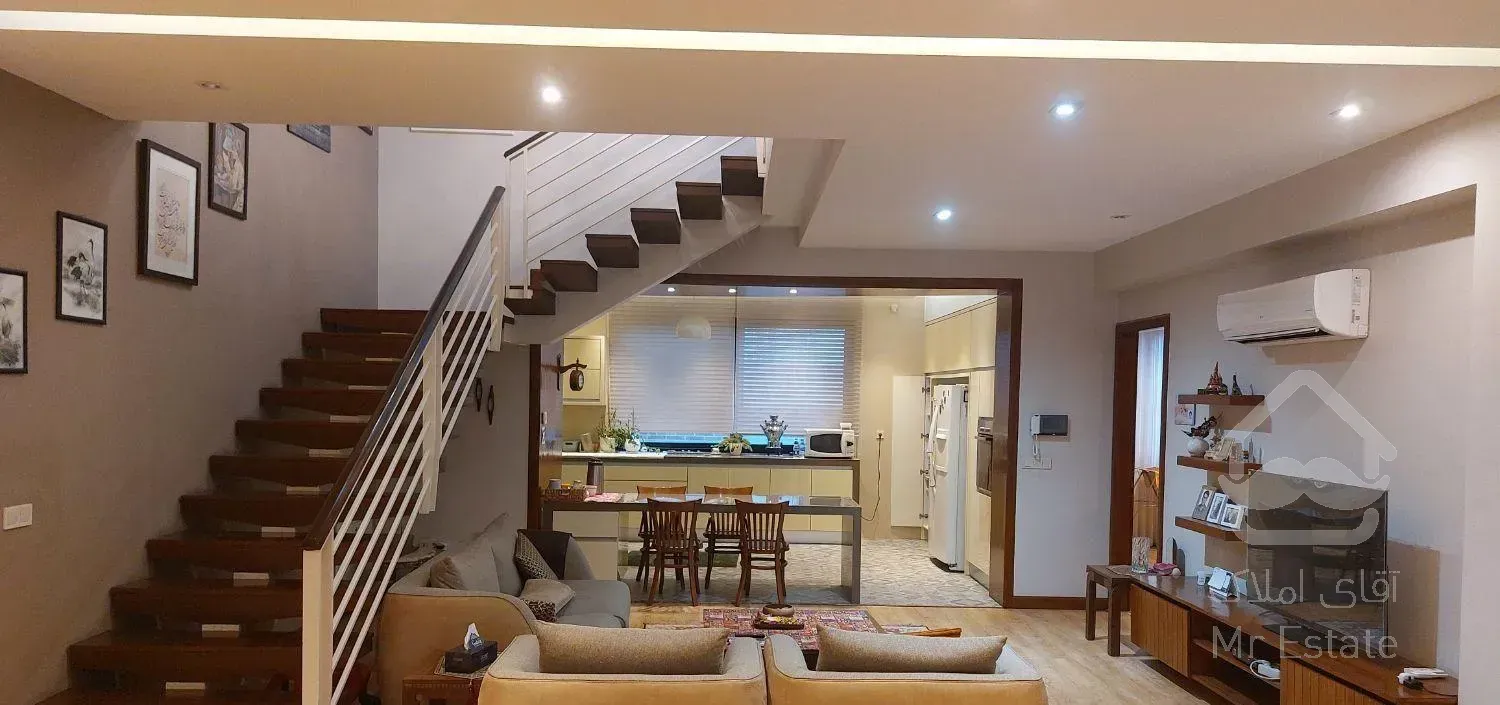 ویلایی شیک و تمیز بلوار فرح اباد بدون مورد مشابه