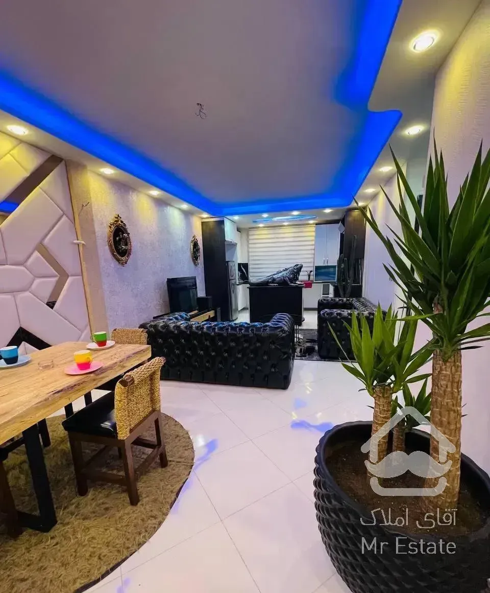 ۸۰متر،فول باسازی،دو خواب،حافظ