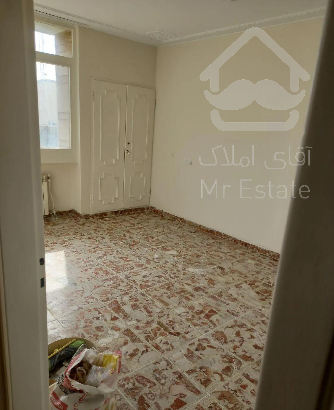 آپارتمان 120 متری واقع در خیابان میرزای شیرازی