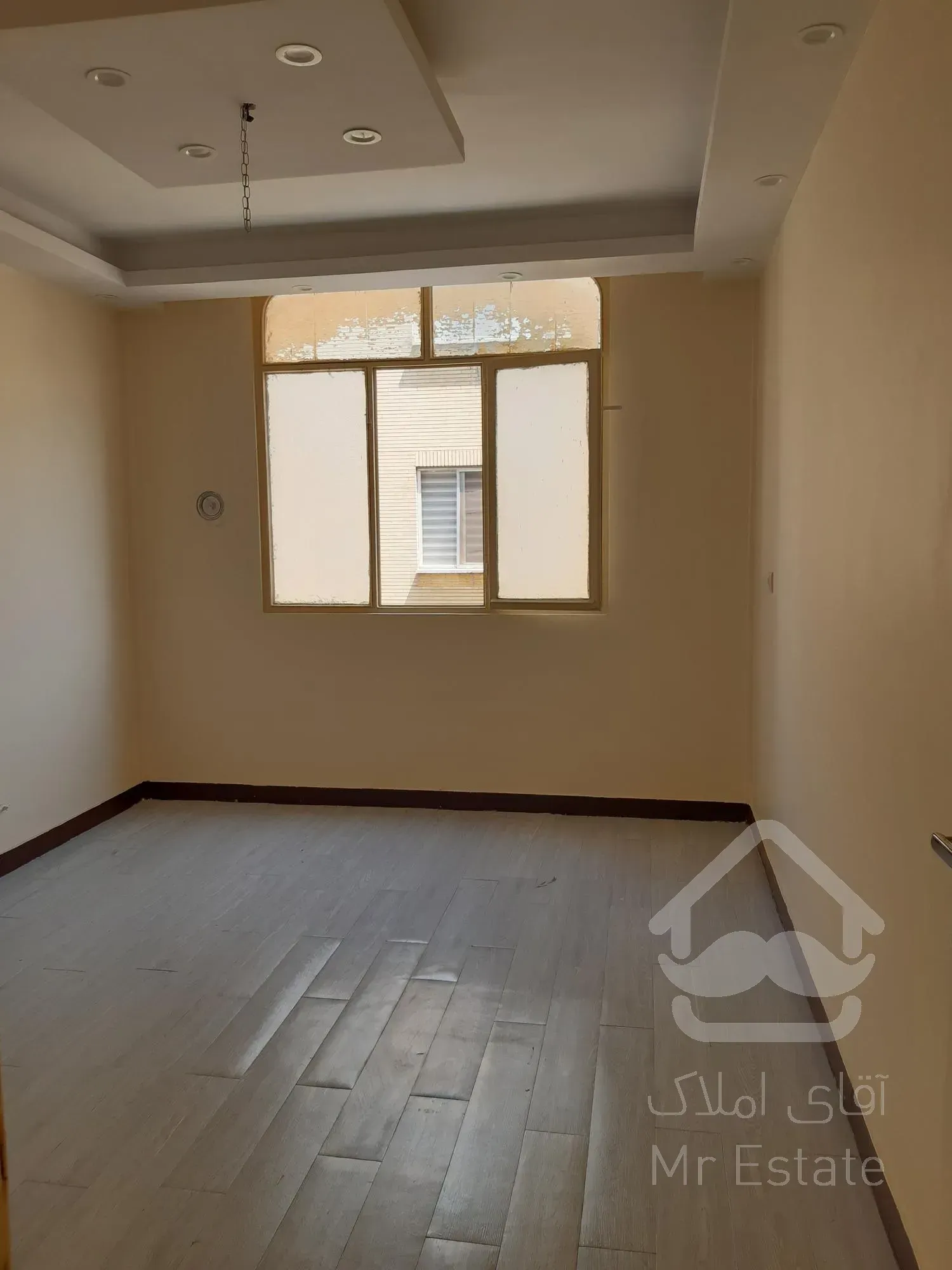 فروش ۶۷ متر ۲ خواب ، تخلیه ، بازسازی شده